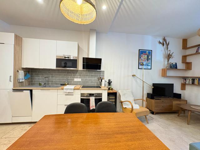 A louer Appartement T2 meublé avec terrasse et cave Centre ville de Sète
