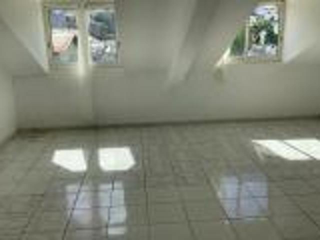 A LOUER Appartement T2 au centre ville de SAINT PIERRE
