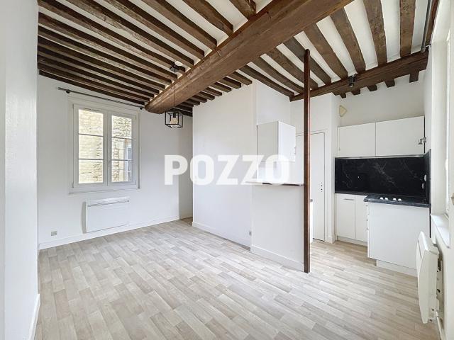 A LOUER: APPARTEMENT T2 EN DUPLEX HYPER CENTRE VILLE CAEN