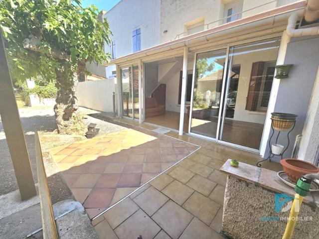 À LOUER Appartement T2 en rez de chaussée avec terrasse, v