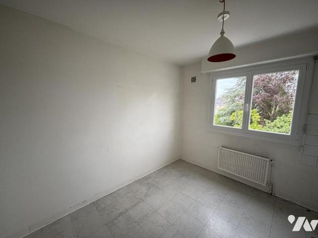 A LOUER APPARTEMENT T2 LAVAL RIVE GAUCHE