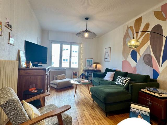 A LOUER Appartement T2 rénové vide 59m2 Cave