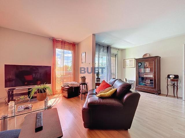 A LOUER appartement T2 situé ENTRE RUE DE LONGVIC.