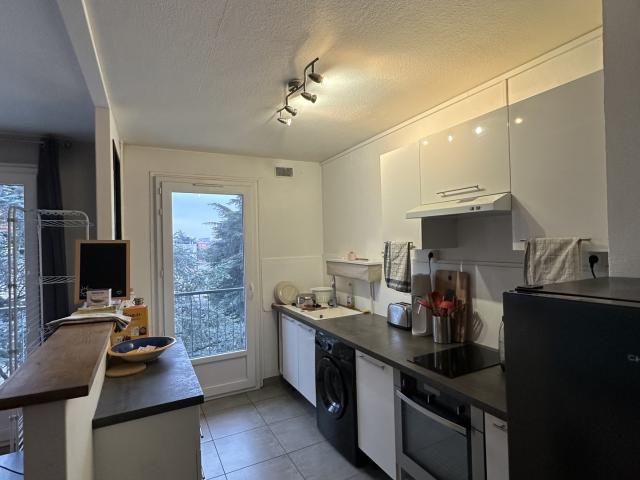 À louer Appartement meublé T3 de 55 m2 Quartier Croix Luizet