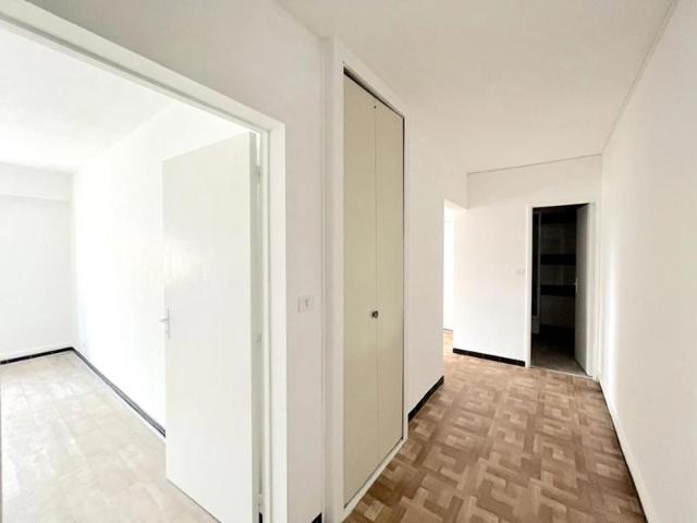 A LOUER APPARTEMENT T3 DE 67 M2 BORDEAUX QUARTIER CHARTRONS
