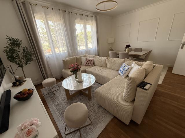 À LOUER APPARTEMENT T3 DE 67 M2 ENTIÈREMENT RÉNOVÉ AVEC GARAGE ET JARDIN PRIVATIF