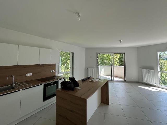 A LOUER Appartement T3 de 70m² avec garage et balcon LYON 7