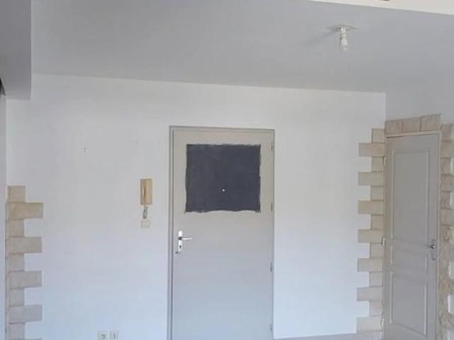 A LOUER APPARTEMENT T3 D'ENVIRON 72.05 m2 LA POSSESSION