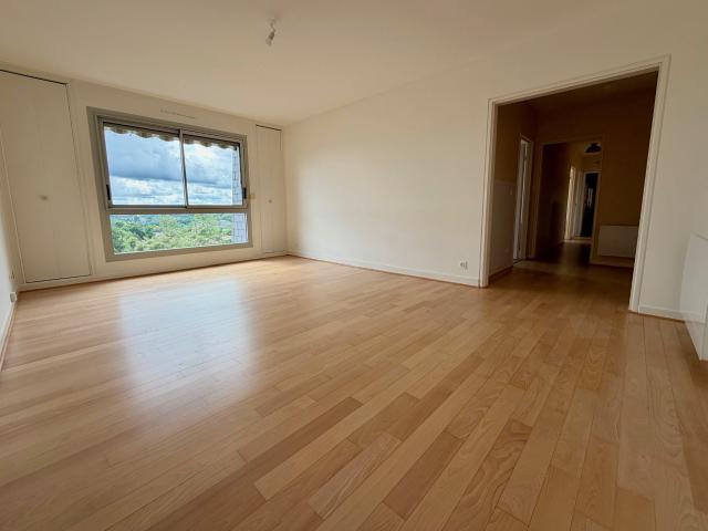 à louer – appartement t3 idéalement situé rue sainte claire