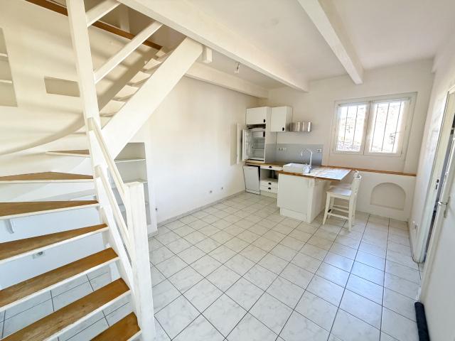A LOUER APPARTEMENT T3 SAINT MAXIMIN LA SAINTE BAUME CENTRE VILLE