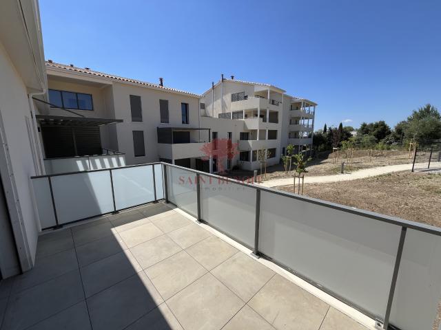A louer appartement 2 pièces neuf avec terrasse et parking
