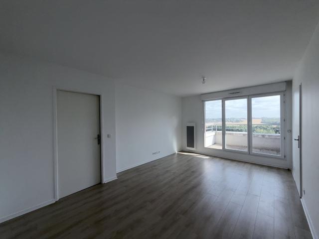 À LOUER Appartement 2 pièces avec terrasse et box COMBS LA VILLE