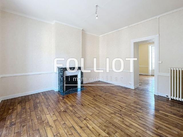 A louer: Appartement 3 Pi�ces � Fougeres R�f.2011CV