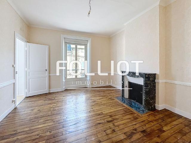 A louer: Appartement 3 Pi�ces � Fougeres R�f.2011CV
