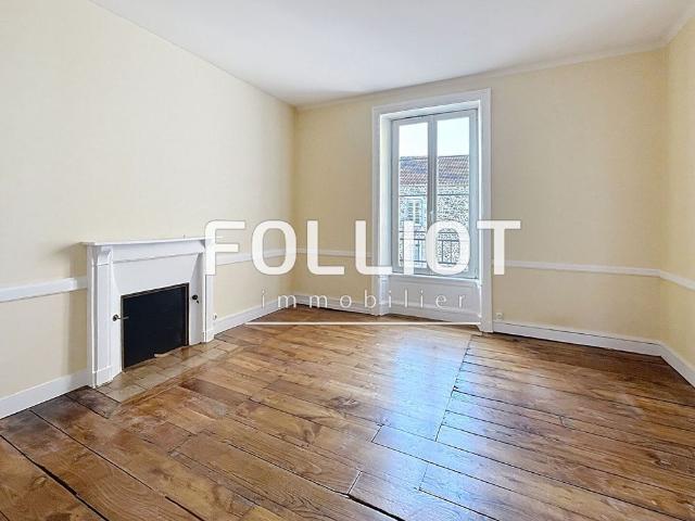 A louer: Appartement 3 Pi�ces � Fougeres R�f.2011CV