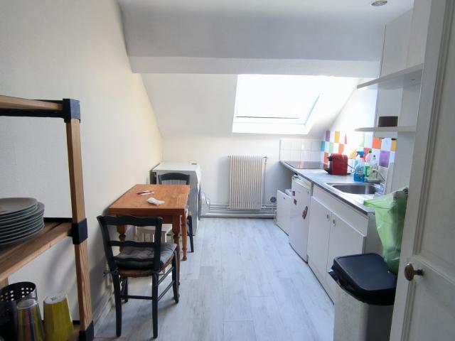 A louer – appartement 3 pièces meuble – rue de Tivoli 700€/MOIS CC