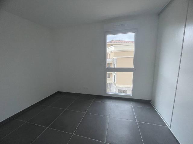 a louer appartement 3 pièces avec belle terrasse et garage double sur le nouveau quartier d'aix la duranne haute 13290 aix en provence