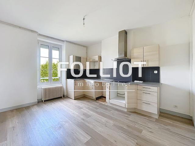 A louer: Appartement 3 Pièces à Fougères Réf.2365CV