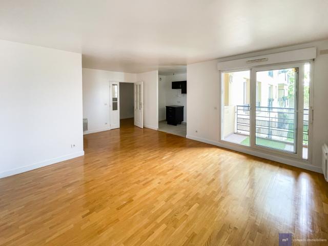a louer appartement 3 pièces de 69 m² avec balcon et parking montrouge