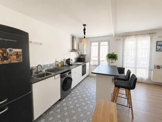 A louer appartement 3 pièces rénové – 63,98 m² – Fleurines