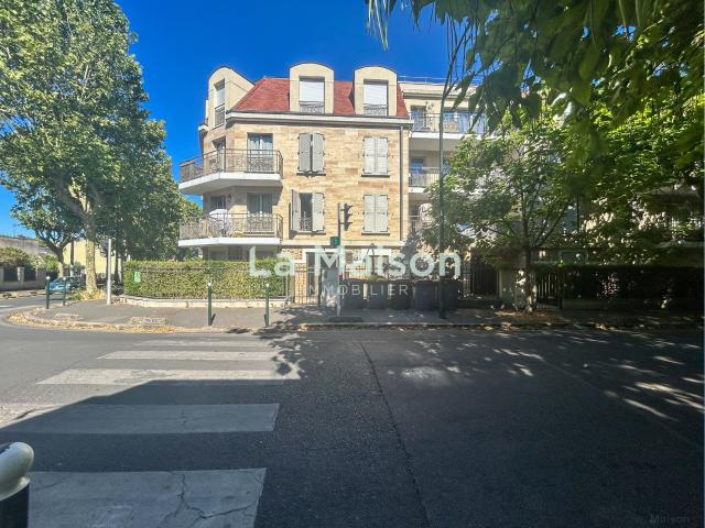 À louer Appartement 3 pièces 65 m2 Le Raincy