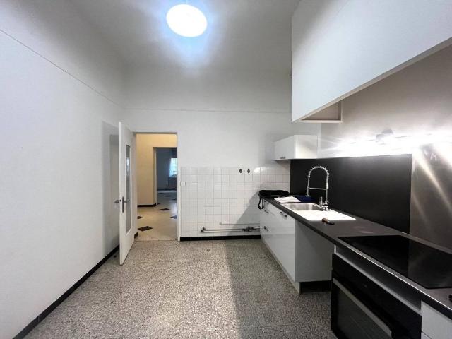 A louer, appartement 4 pièces avec jardinet et cave