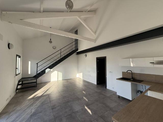 A louer appartement 4 pièces avec mezzanine et terrasse sur le secteur de Montolivet 13012 Marseille