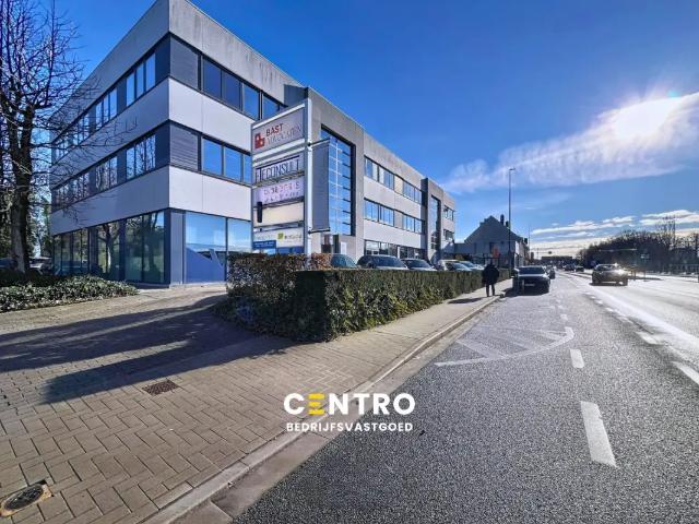 à louer Bureaux Courtrai Doorniksesteenweg