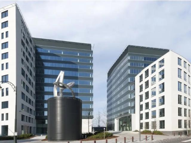 à louer Bureaux Berchem Sainte Agathe Keizer Karellaan