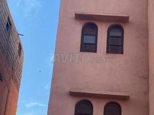 À louer – bâtiment 4 niveaux – 150 m