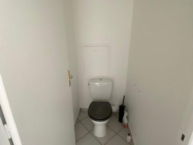 A LOUER BEAU 2 PIECES EN PARFAIT ETAT