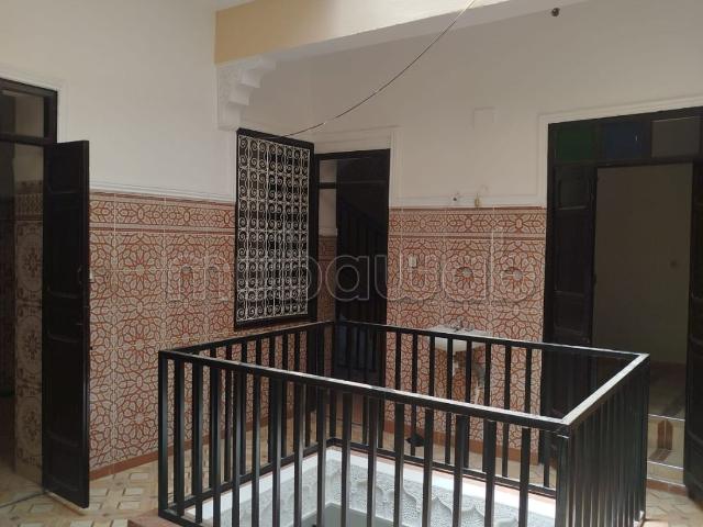 A louer beau riad vide lumineux au médina