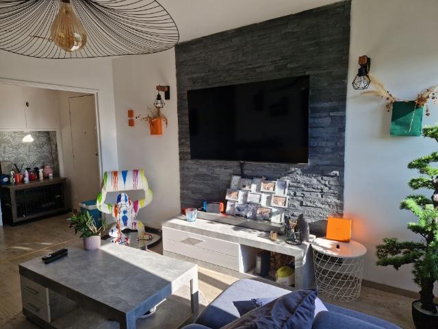 A louer Beau type 4 de 86 m2 meublé sur la commune de Bourg en Bresse