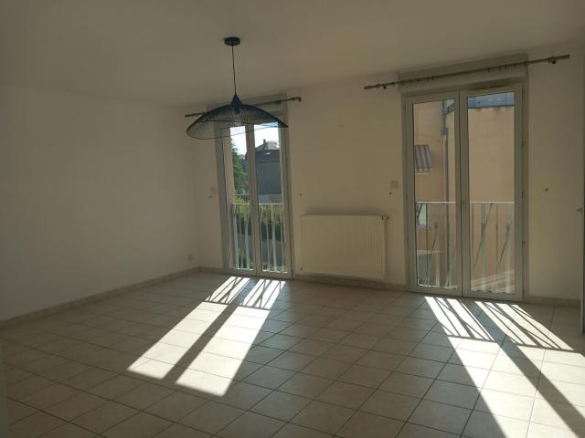 À louer, Bel appartement 4 pièces avec terrasse, balcon et garage Paray Le Monial, Paray le monial