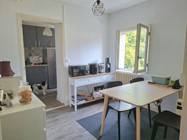 À LOUER – BEL APPARTEMENT T2 MEUBLÉ – QUAI PAUL BERT – Réf. GI BR G0404 03