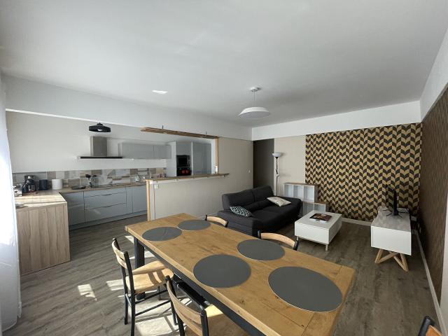 À LOUER BEL APPARTEMENT T4 ENTIÈREMENT MEUBLÉ QUARTIER SAINT RÉMI À REIMS