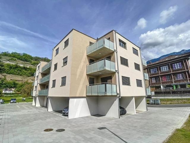 A louer bel appartement de 3.5 pièces d'environ 71m2 situé au 2ème étage à l'Avenue de la Gare 46 à Bex. Comptoir Immobilier