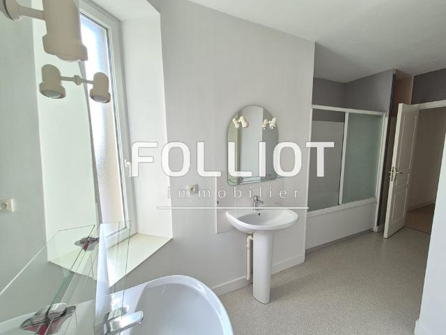A LOUER BEL APPARTEMENT DE TYPE F5 50000 SAINT LO 4 CHAMBRES 117 M�
