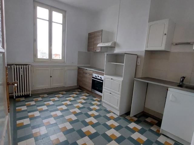 A louer Bel F2 Vichy centre