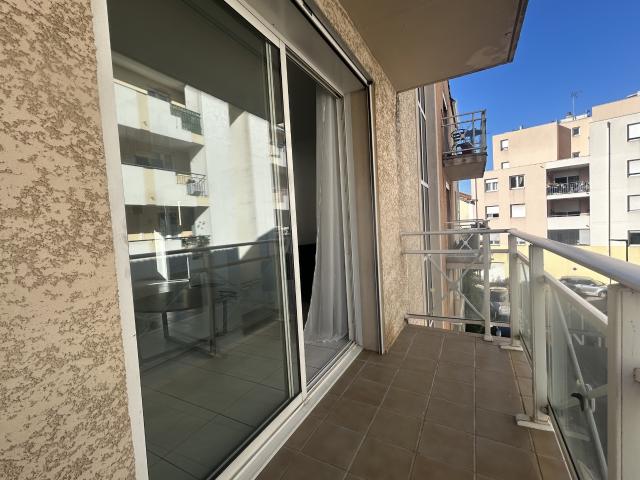 A LOUER BEZIERS QUARTIER UNIVERSITE T3 MEUBLE DE 64,50 M2 AVEC BALCON
