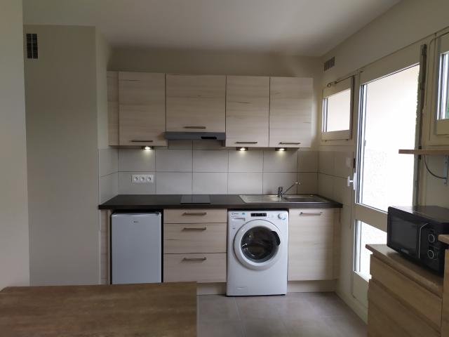 A LOUER BOURGES T1 meublé avec balcons