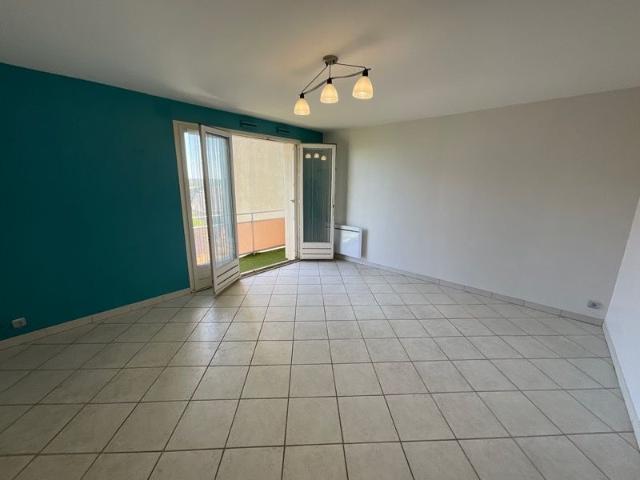 A LOUER BOURGES T2 de 49.70m² avec garage, cave et balcon