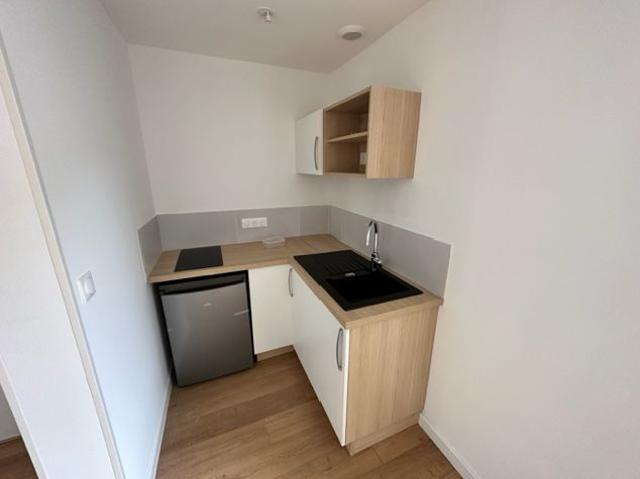 A louer Brest Rive Gauche Penfeld proche facs T1 neuf