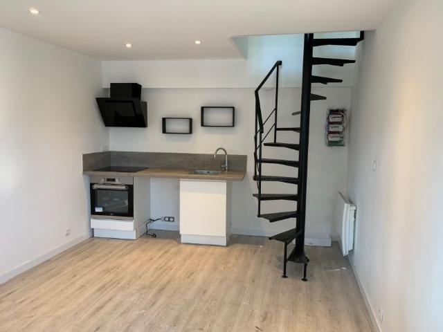 A louer Brest Rive Gauche proche Jaurès Loft/atelier T2 Bis neuf avec jardin