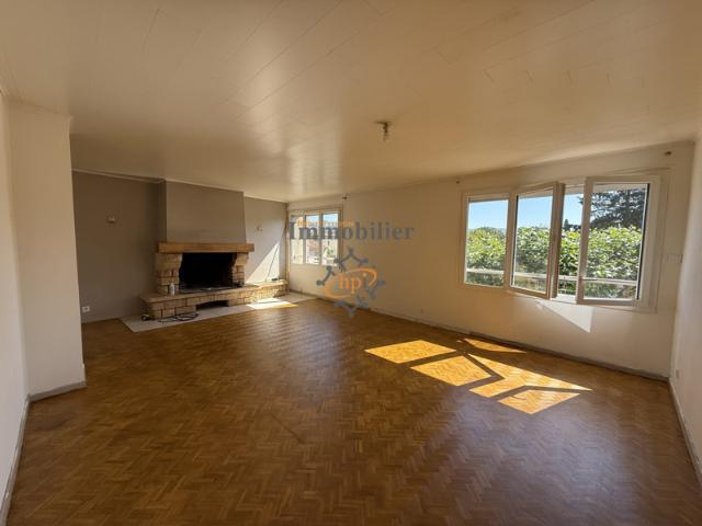 A louer Camarès appartement T4 en 2ème étage