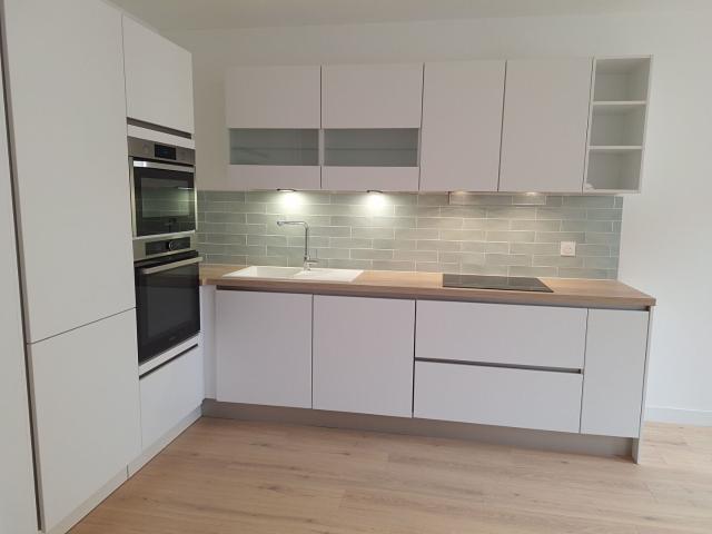 A LOUER CAZERES Appartement T2 de 49 m² entièrement rénové avec belle cuisine aménagée et équipée G1313