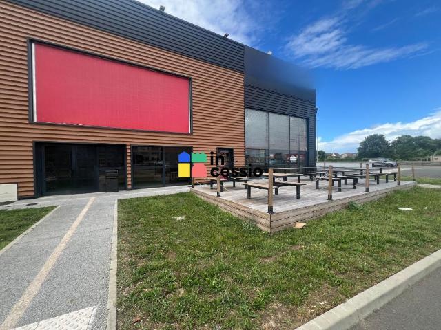À LOUER – CELLULE COMMERCIALE 300 m² LE MANS SUD – EMPLACE