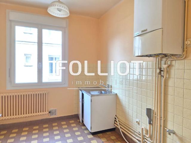 A LOUER centre ville de VIRE T3 situ� au 1er �tage