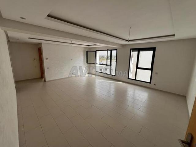 À louer CFC 106m² 1ère main 3 chambres