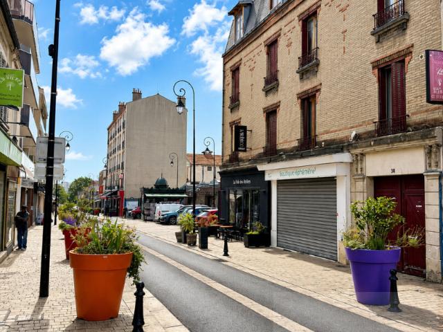 A louer: Charmant appartement 3 pièces calme au centre ville de Neuilly Plaisance